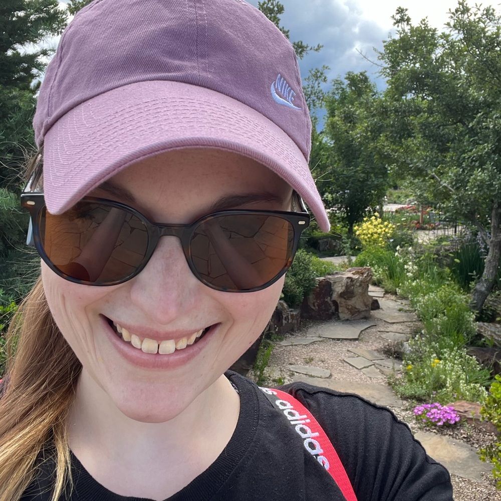 Meet your Posher, Stephanie